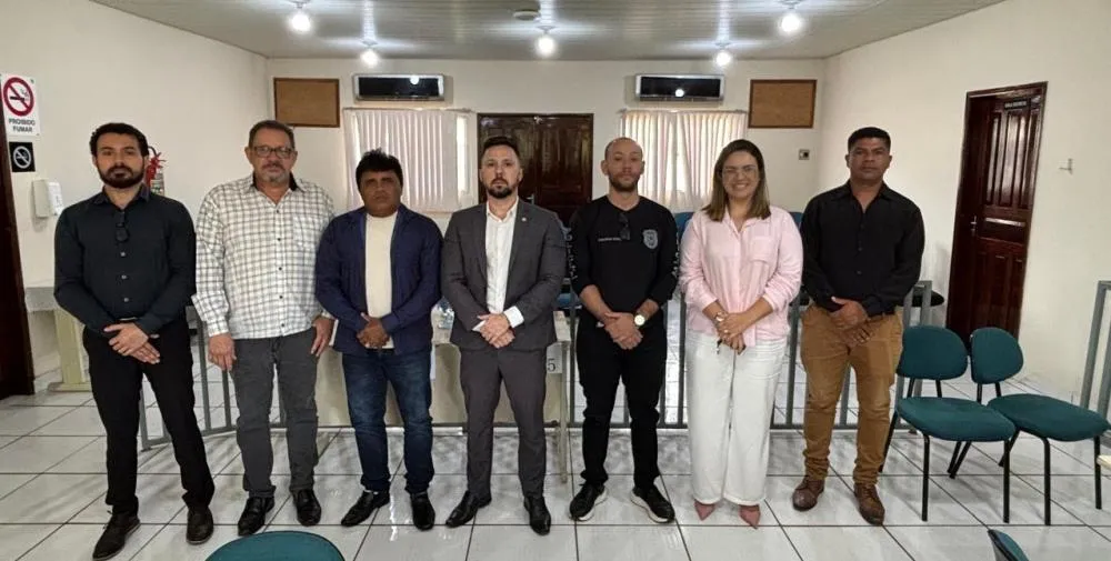 MP recebe apoio da Prefeitura de Jacareacanga para ação de devolução da Praça Cristina Ribeiro aos cidadãos